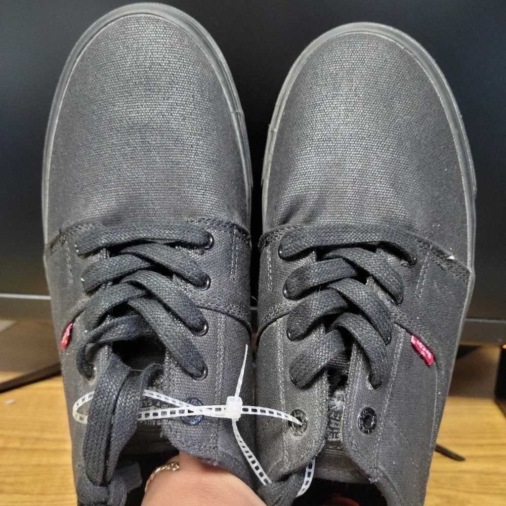 NEW Mens Levi's Shoes 👞 - Picture 9 of 9